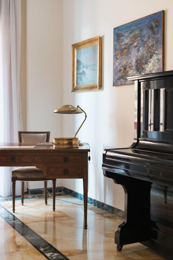 Starhost - Golden Apartments Salerno Bagian luar foto