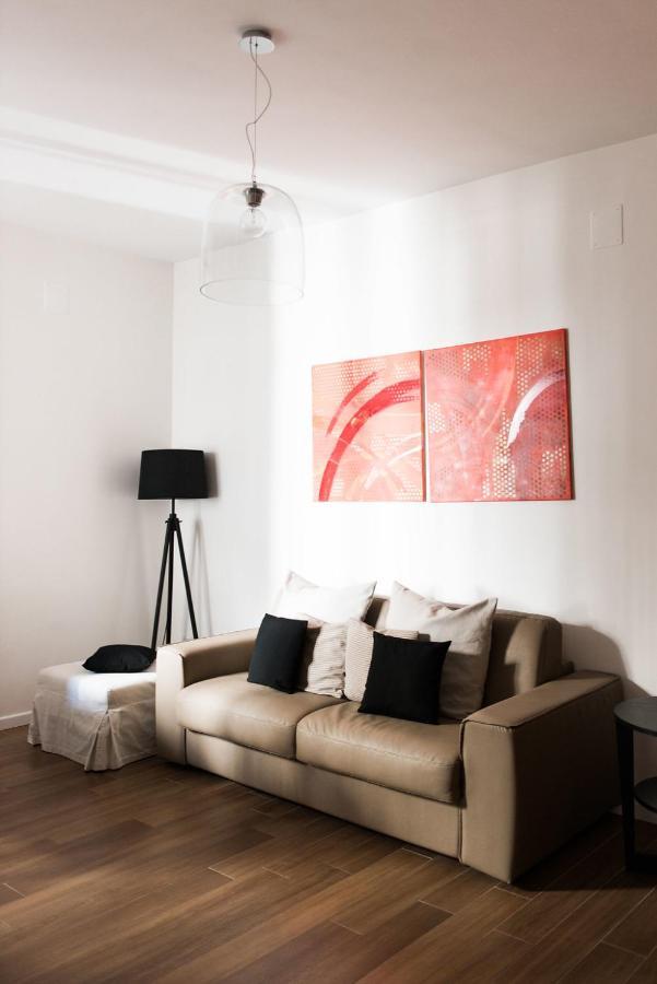 Starhost - Golden Apartments Salerno Bagian luar foto