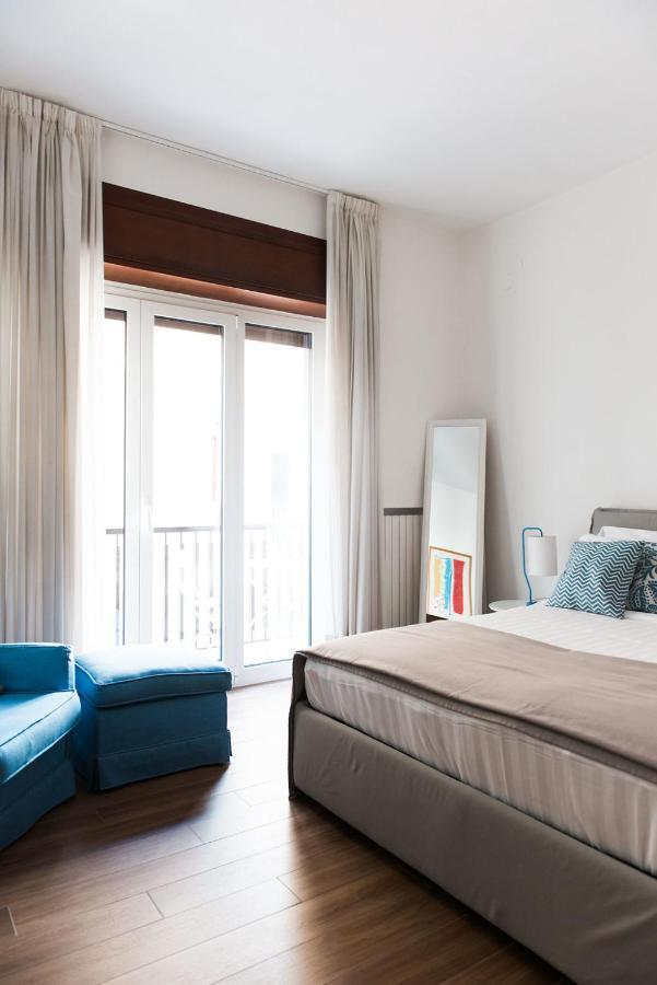Starhost - Golden Apartments Salerno Bagian luar foto