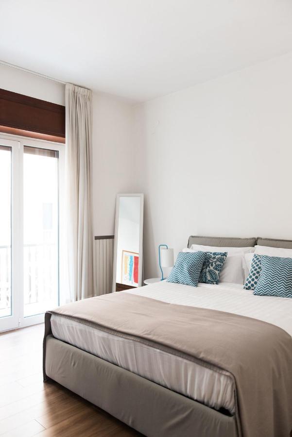 Starhost - Golden Apartments Salerno Bagian luar foto