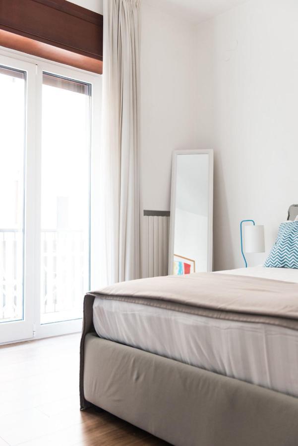 Starhost - Golden Apartments Salerno Bagian luar foto