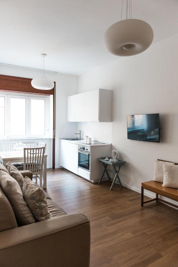 Starhost - Golden Apartments Salerno Bagian luar foto