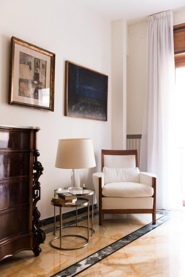Starhost - Golden Apartments Salerno Bagian luar foto