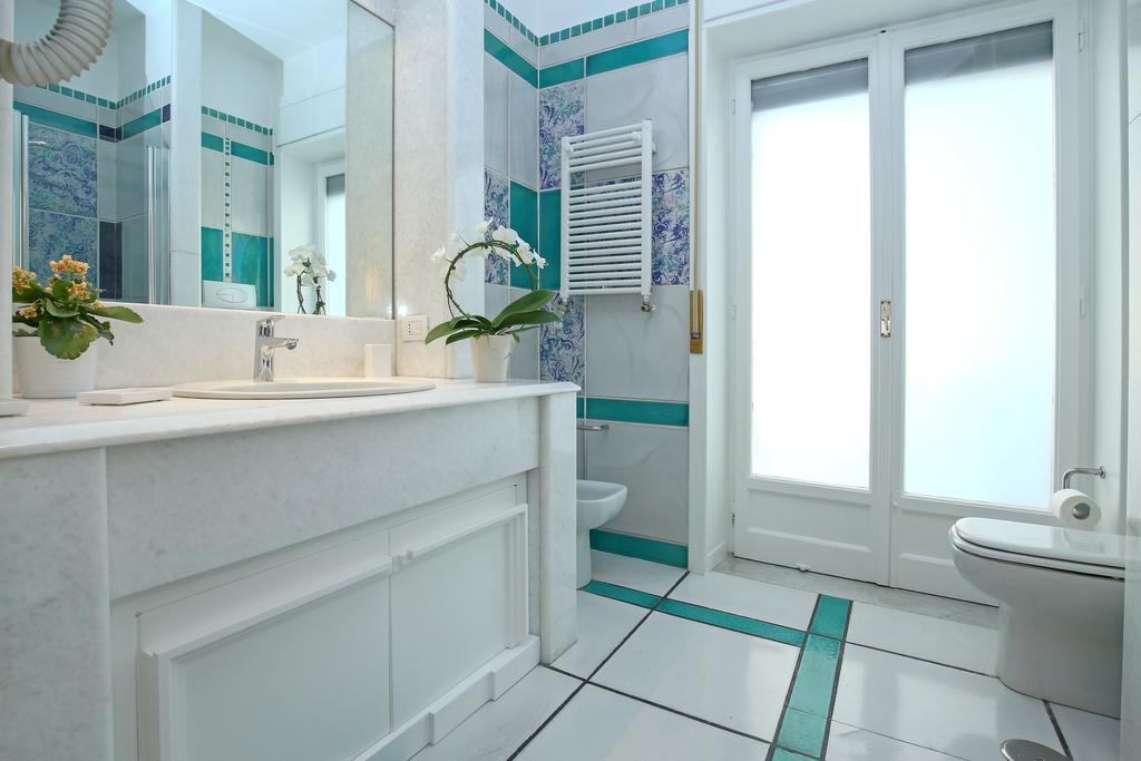 Starhost - Golden Apartments Salerno Bagian luar foto
