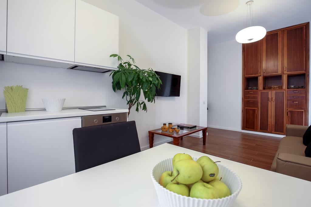 Starhost - Golden Apartments Salerno Bagian luar foto